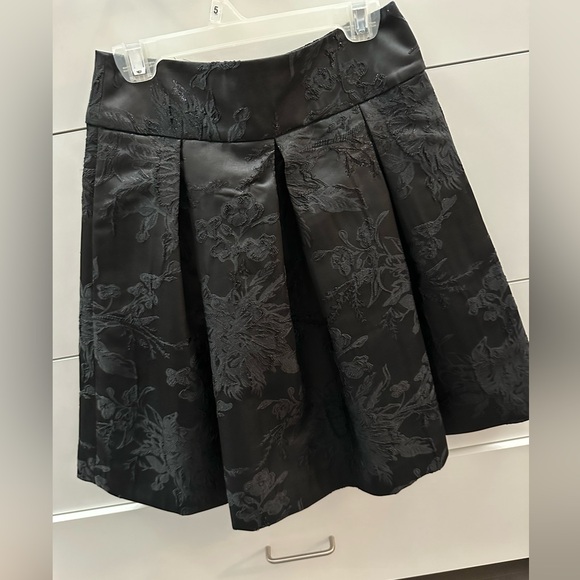 Skirt - Picture 1 of 4